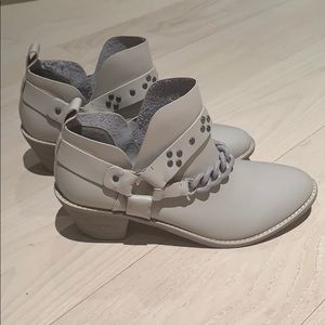 Never worn before ankle bootie